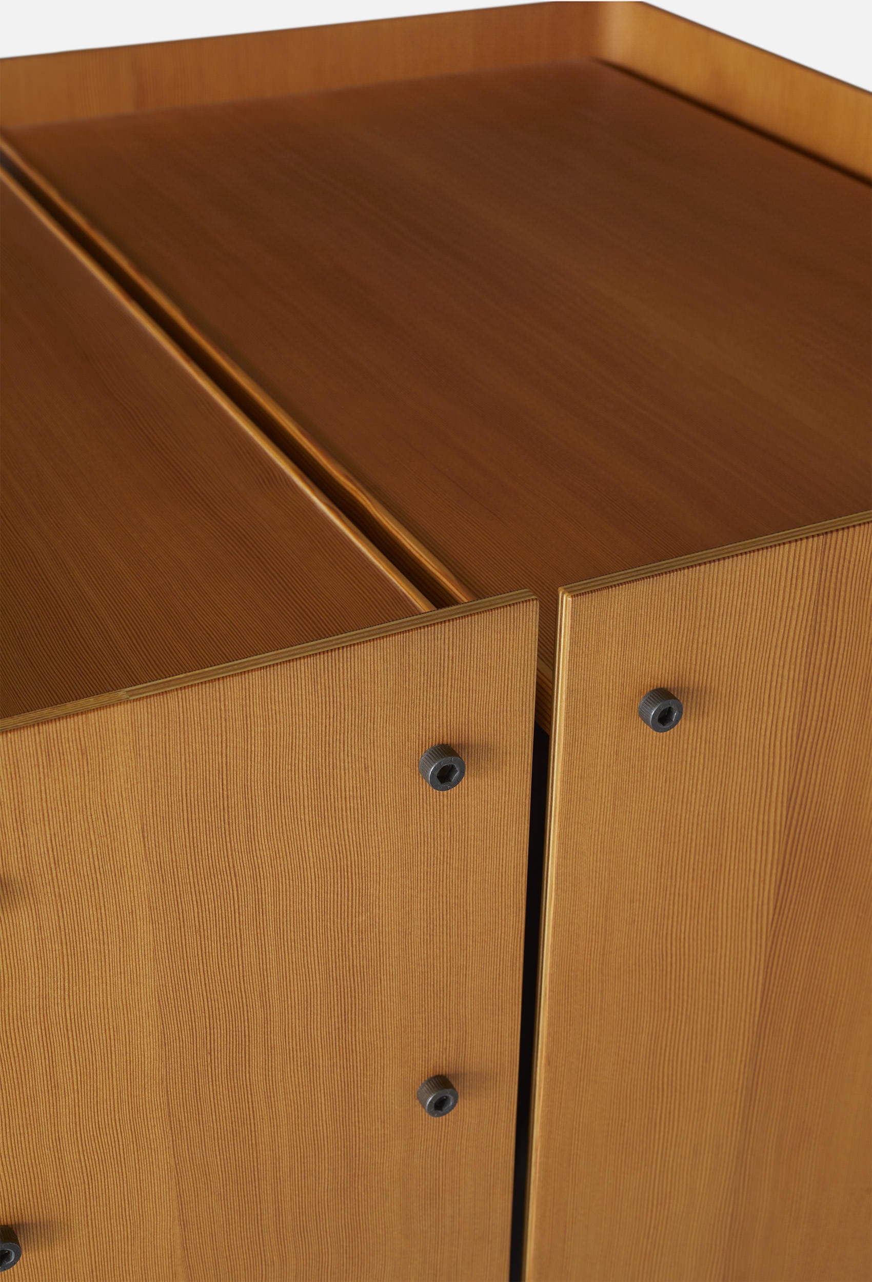 Roller Cabinet in Oregon pine