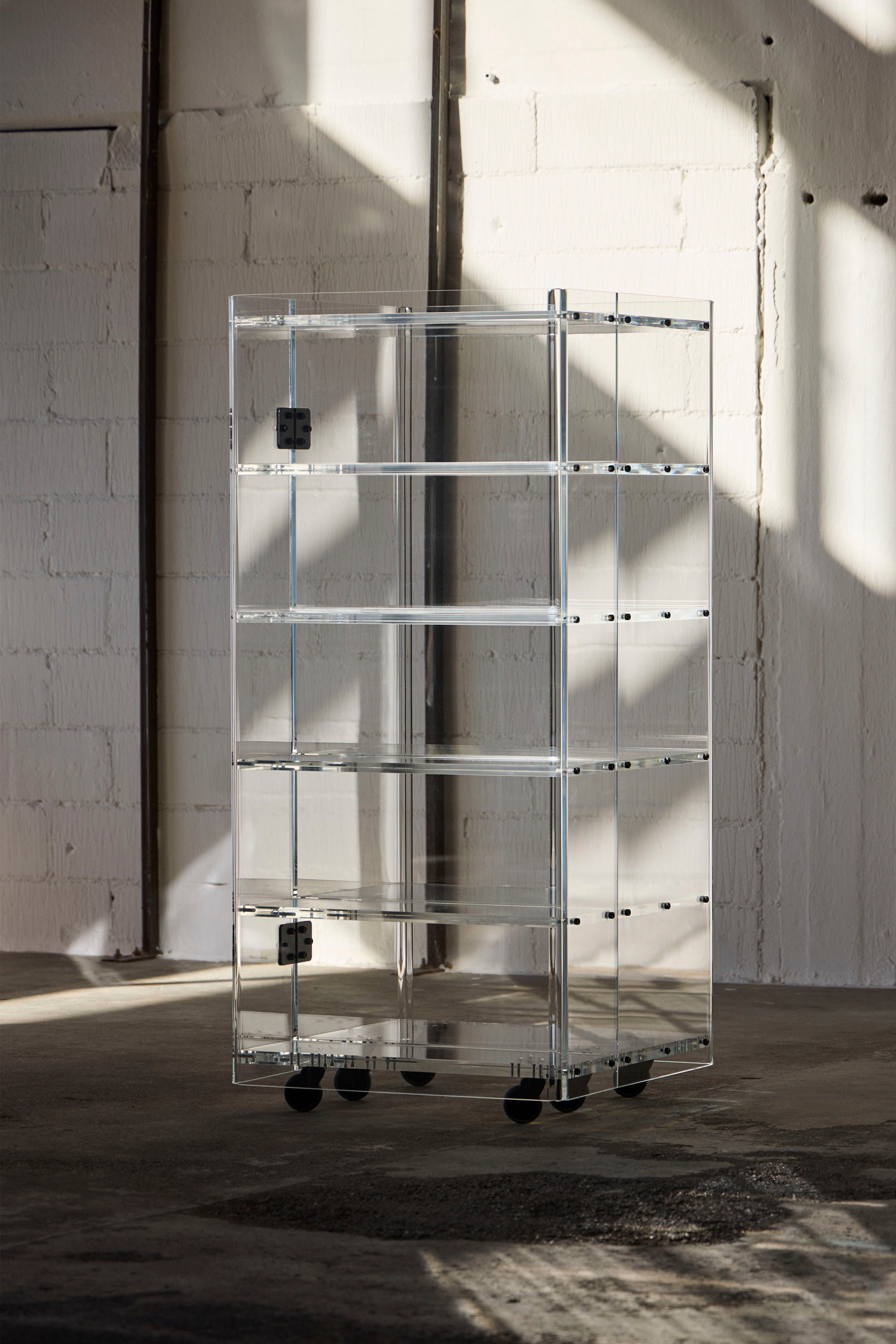 Roller Cabinet in acrylic